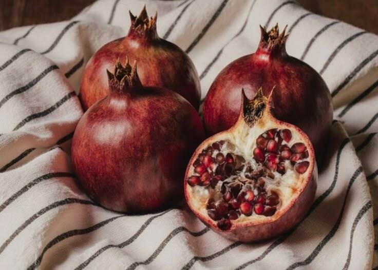 Bhagwa pomegranate variety inspection for UAE and Gulf export — Triune Trades