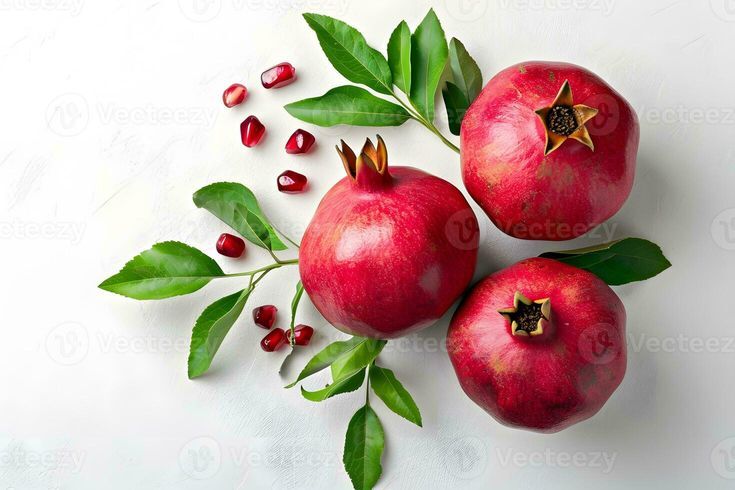 Premium export-quality pomegranates sourced from Nashik Maharashtra farms — Triune Trades